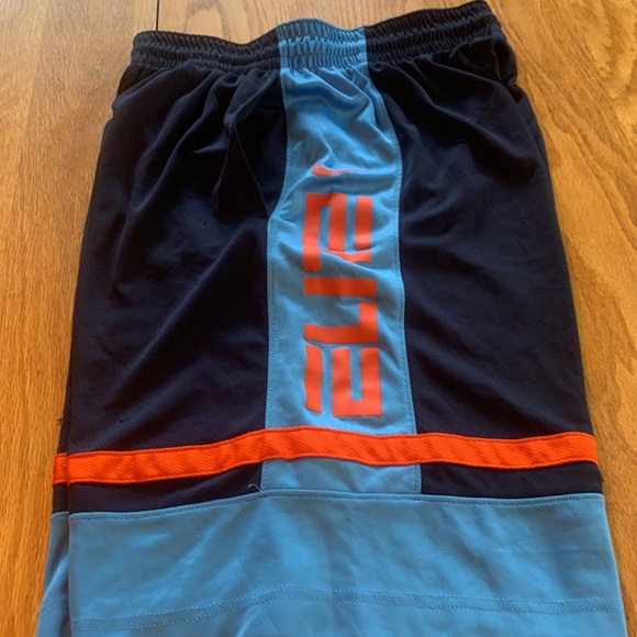 Nike Elite Boys Basketball shorts - Picture 5 of 6